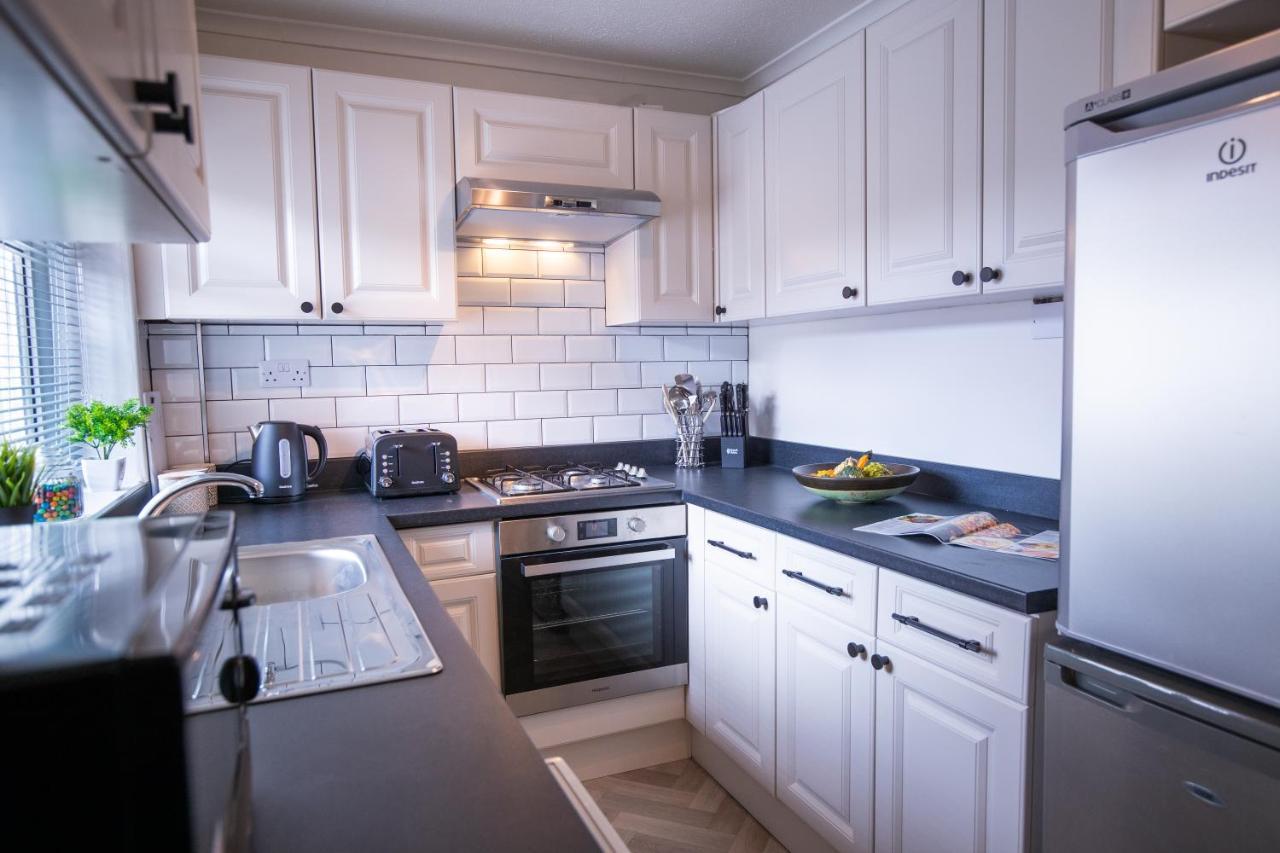 Saltbox Properties- Large!! 3 Bed, 3 Bath House, Parking, Fast Wifi, Town Centre Location! Sleeps 6 Ashby-de-la-Zouch Extérieur photo